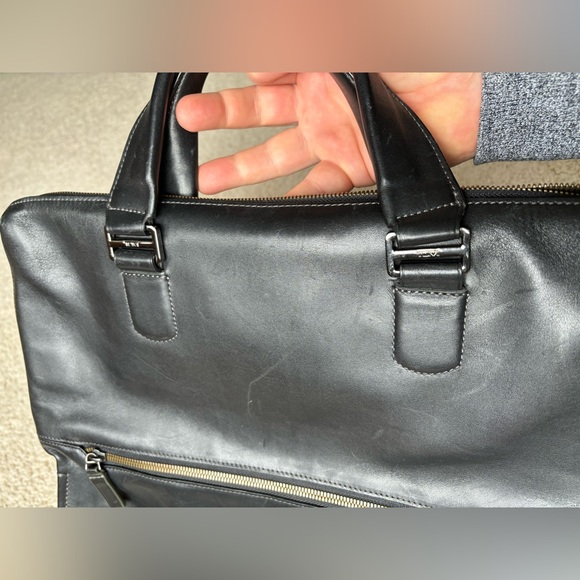 EUC TUMI Harrison Portfolio Business Brief Bag Black Leather 63016D MSRP $899 - Picture 2 of 13